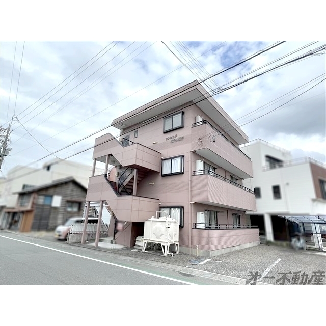 エントランス　建物外観