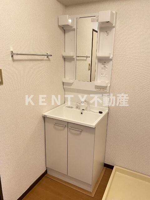 洗面設備　スペースが確保できる洗面所です