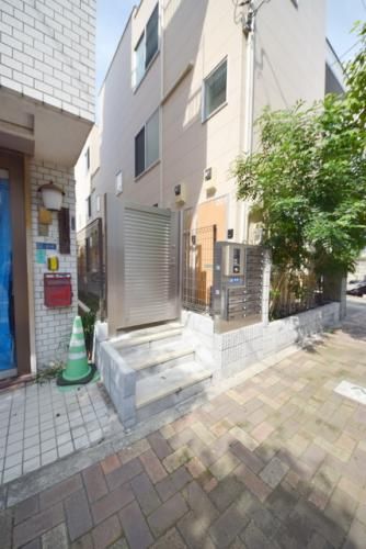 エントランス　Ａ・Ｗレジデンス中十条　北区中十条３