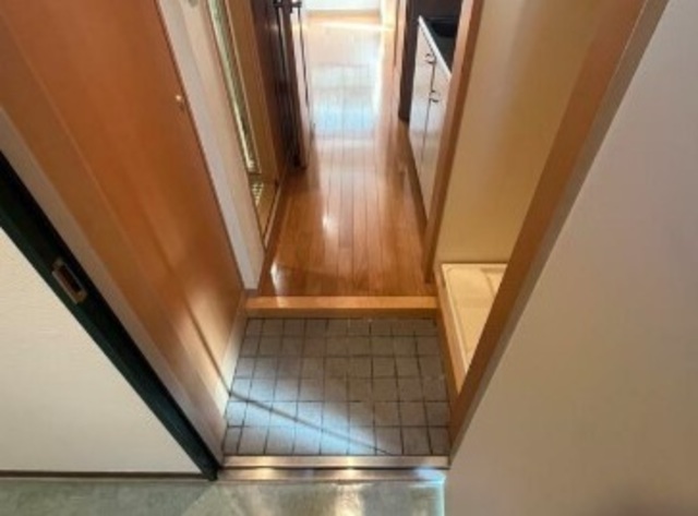 玄関　※別部屋参考写真