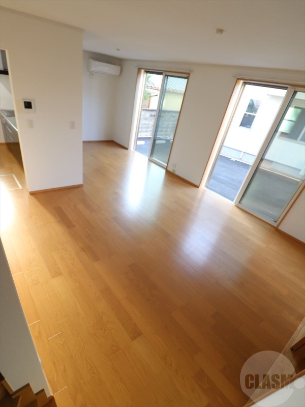 居室・リビング　１４．３帖の広々としたリビングルーム