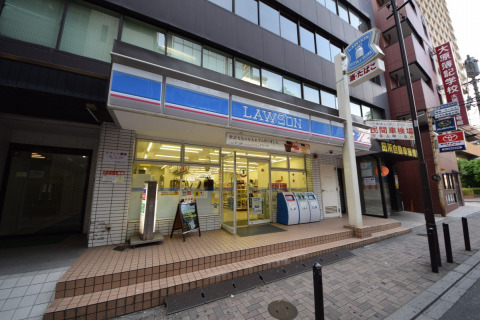 コンビニ　ローソン 西神田二丁目（コンビニ）まで180m