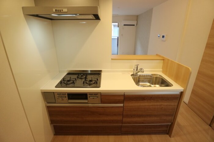 キッチン　3口ガスコンロ付きでお料理が捗ります