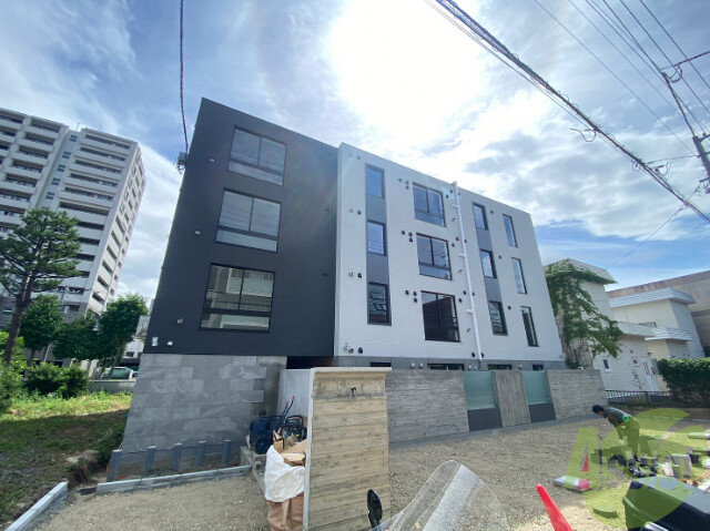 建物外観　札幌市中央区南１１条西「Ｌａｐｉｓ　ｌａｚｕｌｉ山鼻」
