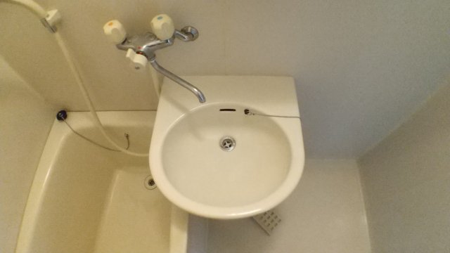 洗面設備　浴室内に洗面台がついてます♪