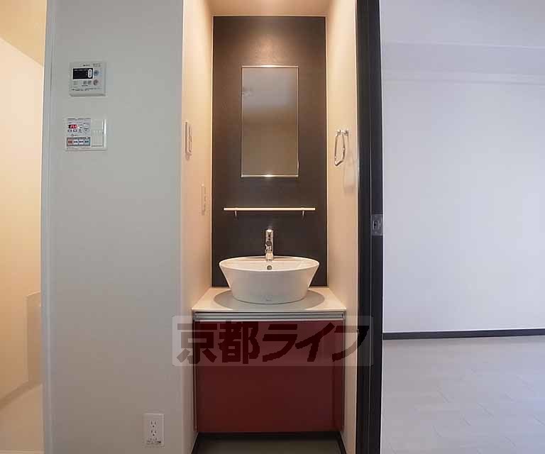 洗面設備　オシャレな洗面ボウルが特徴です！