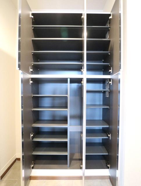 収納　収納　シューズボックス