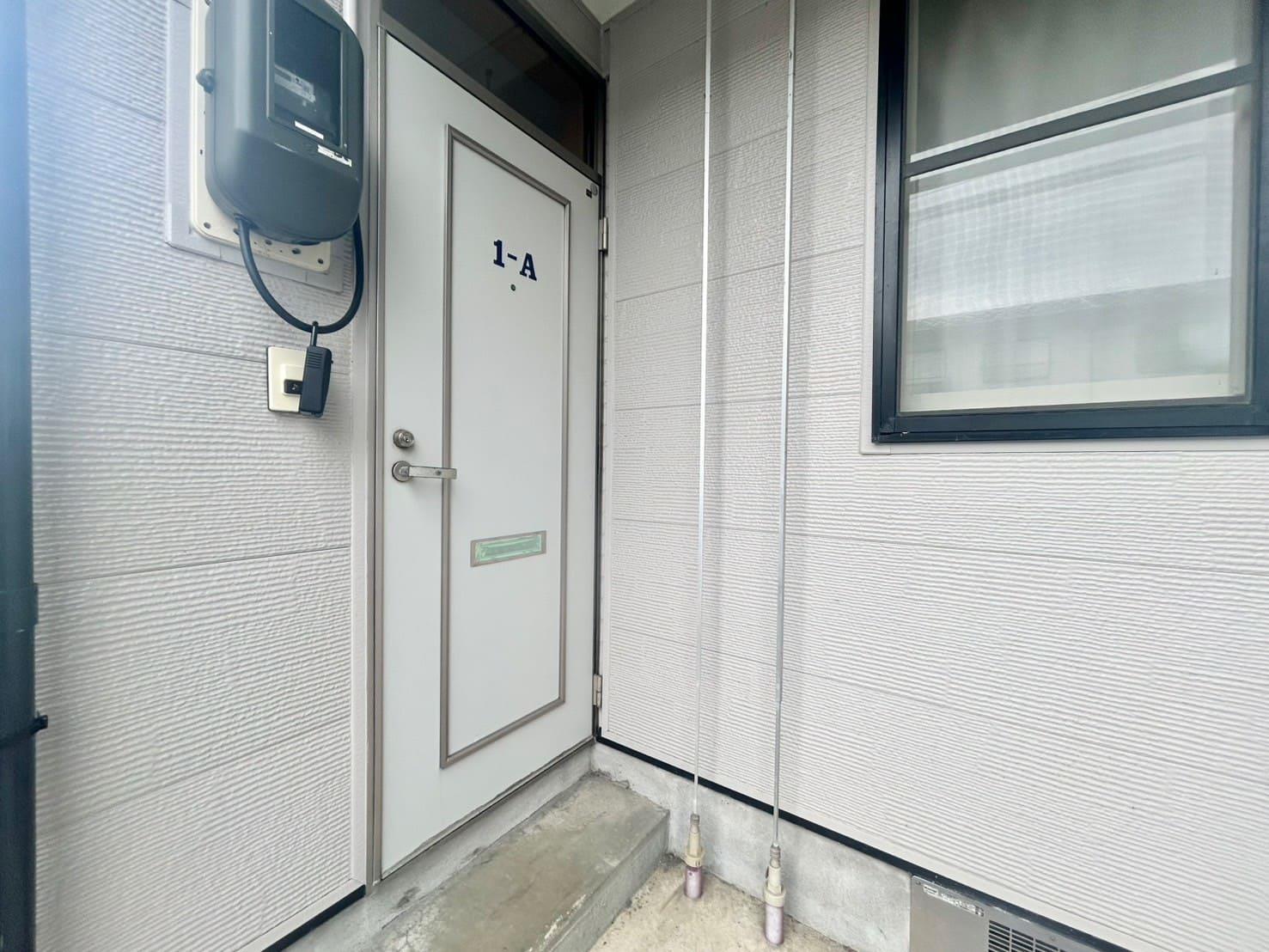 エントランス　玄関外