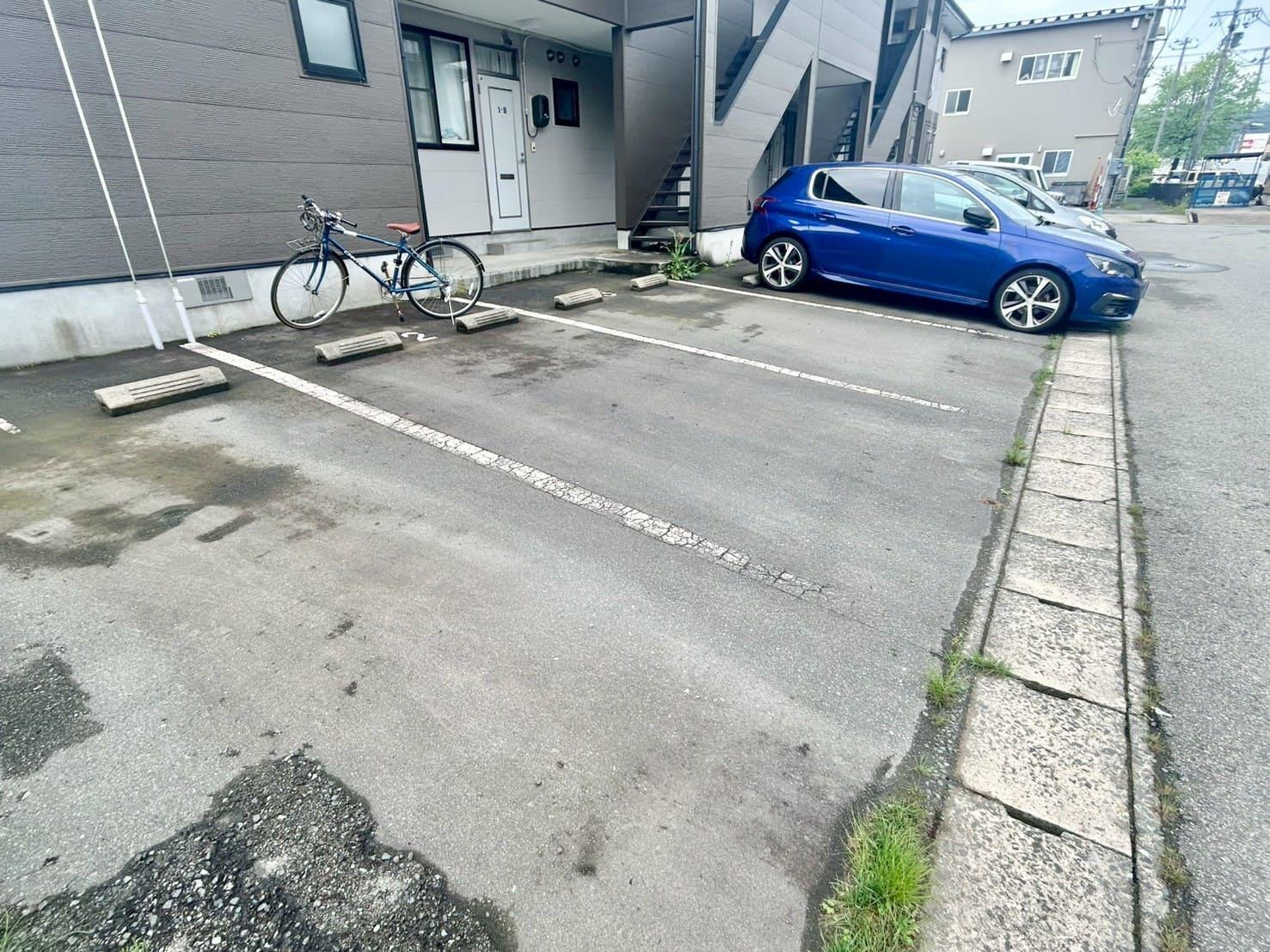 駐車場　駐車場