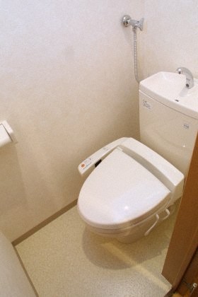 トイレ　ウォシュレット設置済みです！