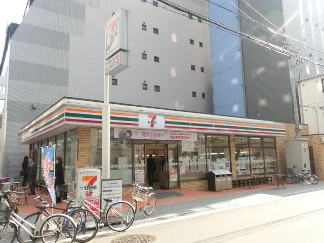 コンビニ　セブン－イレブン大阪道修町１丁目店（コンビニ）まで258m