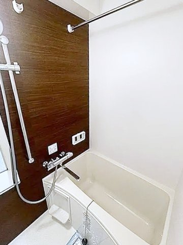 バス・シャワールーム　雨の日でも安心の浴室乾燥機付きです♪