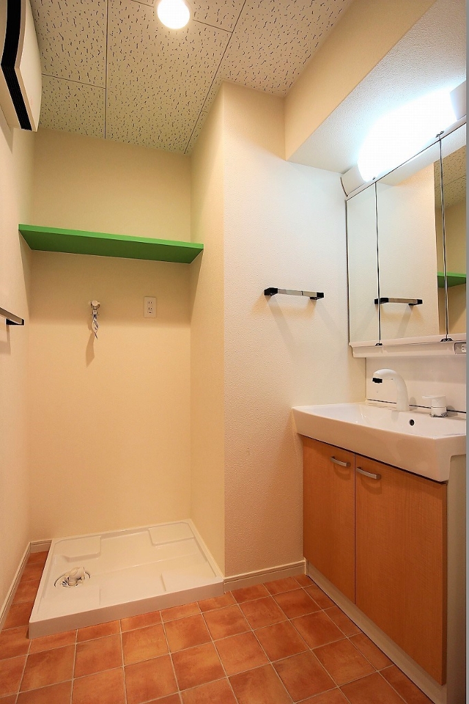 洗面設備　室内洗濯機置き場もあります。