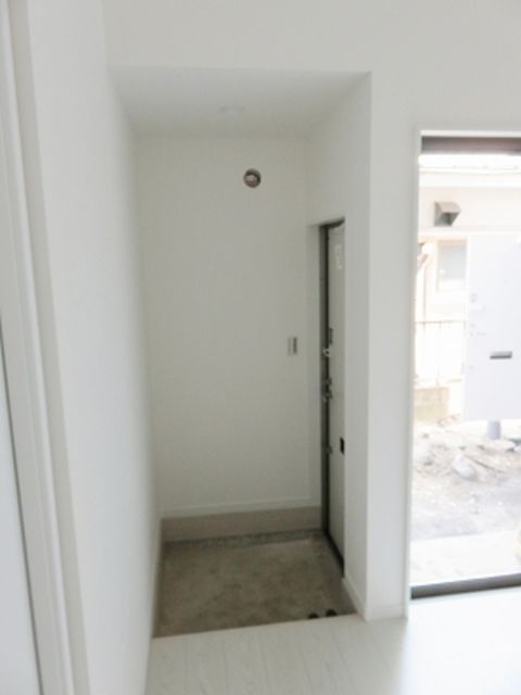 玄関　★玄関★※シューズＢＯＸはこれから設置。