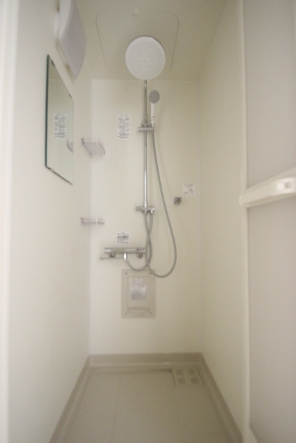 バス・シャワールーム　同物件別室写真です