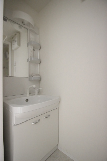 洗面設備　同物件別室写真です