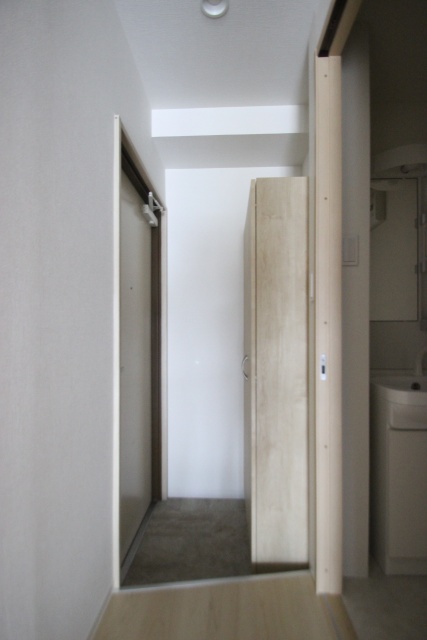 玄関　同物件別室写真です