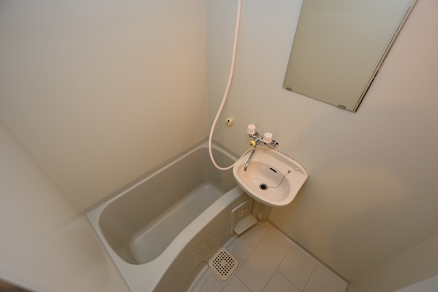 バス・シャワールーム　シンプルで機能的なユニットバスです！