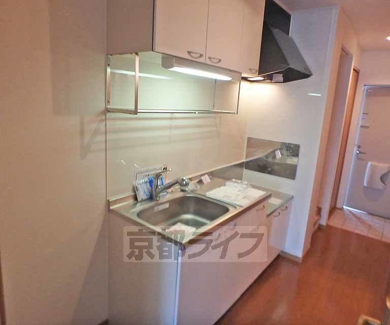 キッチン　キッチン上部は収納になっていますよ