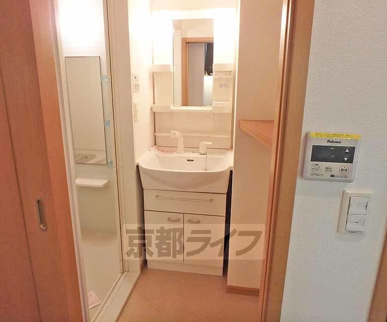 洗面設備　朝の支度はこちらでどうぞ