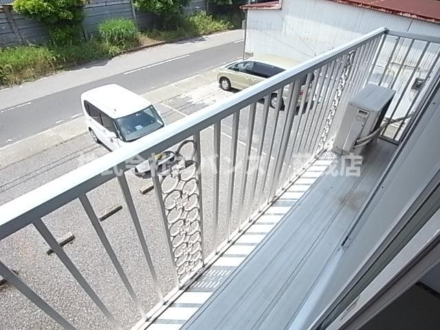 バルコニー　外からの目が気にならないバルコニーで洗濯物が干せます