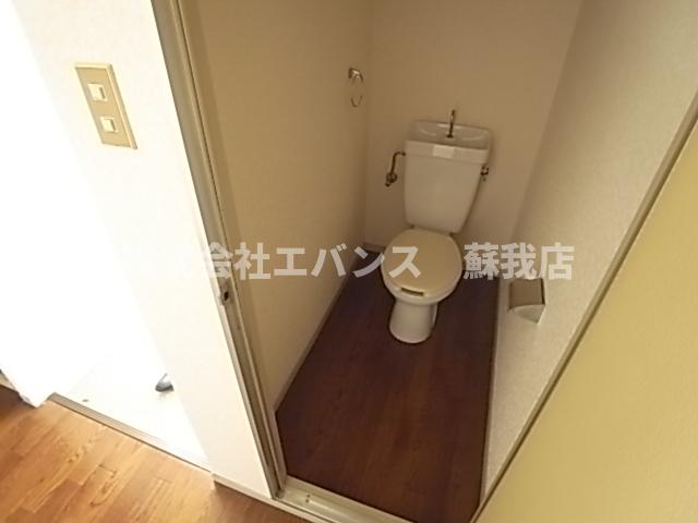 トイレ　落ち着いたトイレです