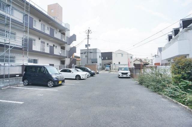 駐車場　敷地内駐車場。