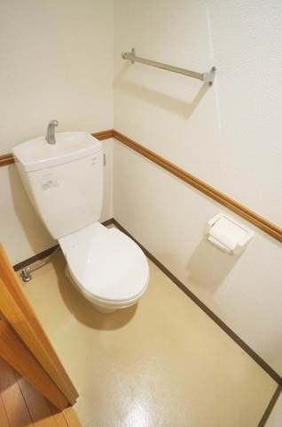 トイレ　広いトイレです。