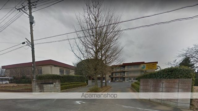 小学校　鹿嶋市立鉢形小学校（小学校）まで1986m