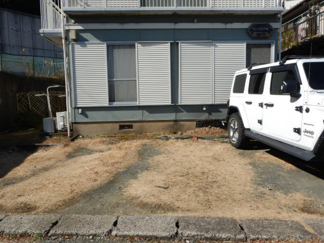 駐車場　敷地内駐車場別途契約要