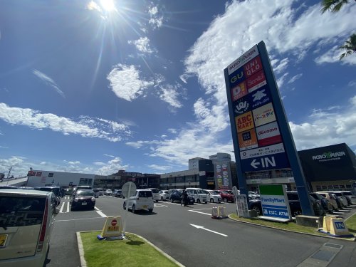 ショッピングセンター　アクロスプラザ与次郎（ショッピングセンター）まで664m