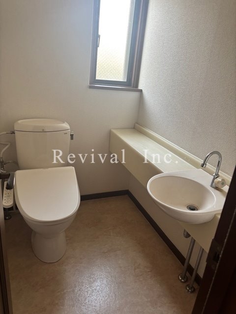 トイレ　清潔感あるお手洗いです