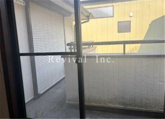 バルコニー　広々したバルコニーでございます