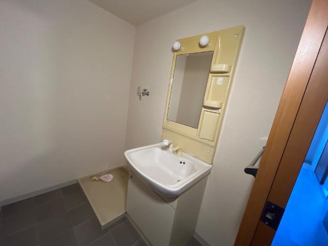 洗面設備　洗髪洗面化粧台