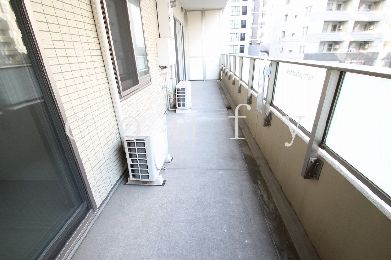 バルコニー　長さのあるバルコニー