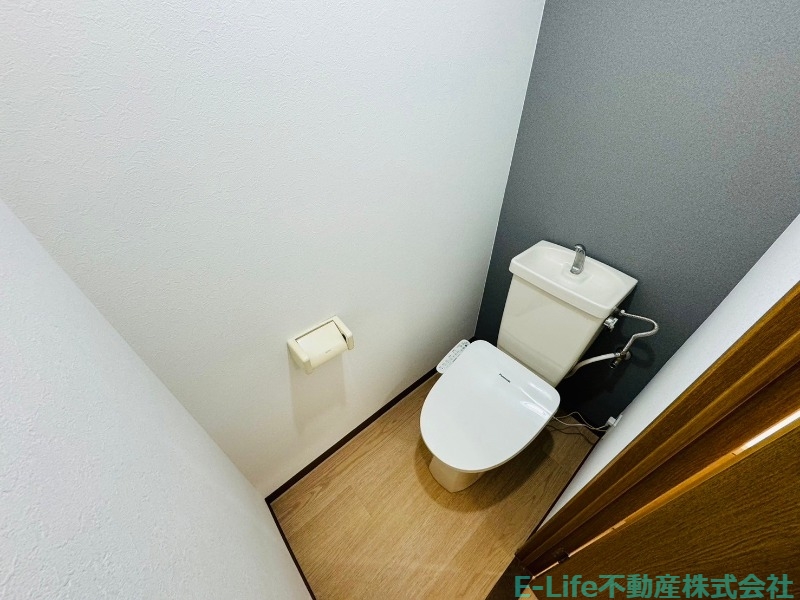 トイレ　※同型間取り別部屋写真