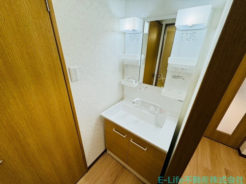 洗面設備　※同型間取り別部屋写真