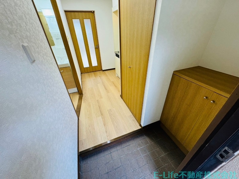 玄関　※同型間取り別部屋写真