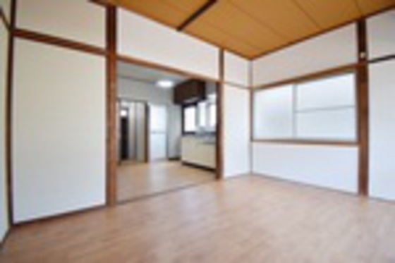 居室・リビング　※別部屋の写真です。