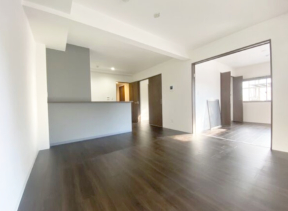 居室・リビング　※同物件・反転タイプの写真です