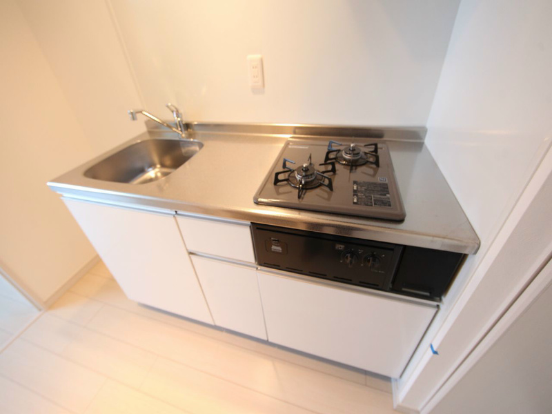 キッチン　システムキッチン（ガス2口）冷蔵庫・レンジ等ご用意できます