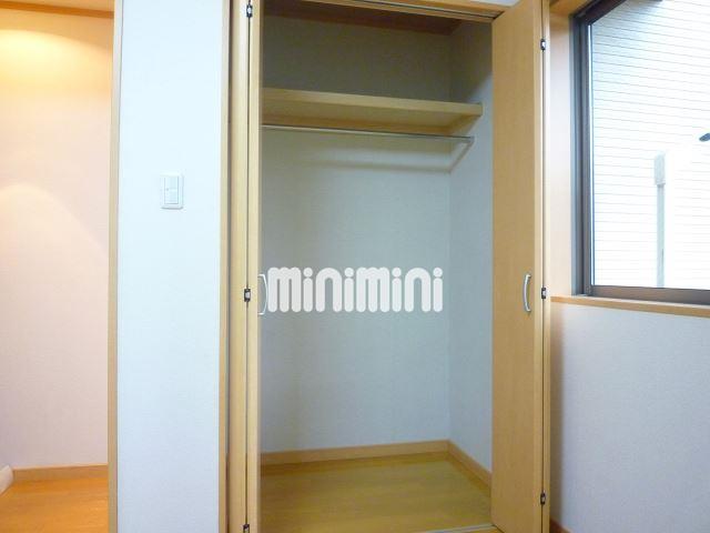 収納　ロングコートも掛けられるクローゼットタイプ