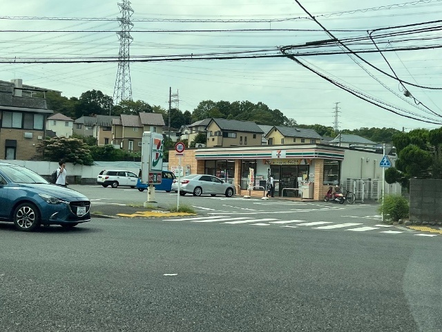 コンビニ　セブンイレブン八王子大塚店（コンビニ）まで597m