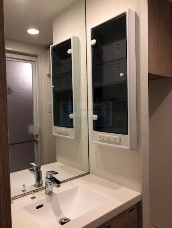 洗面設備　うれしい独立洗面台！