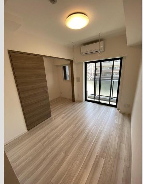 居室・リビング　こちらのリビングで趣味の時間をお楽しみください♪