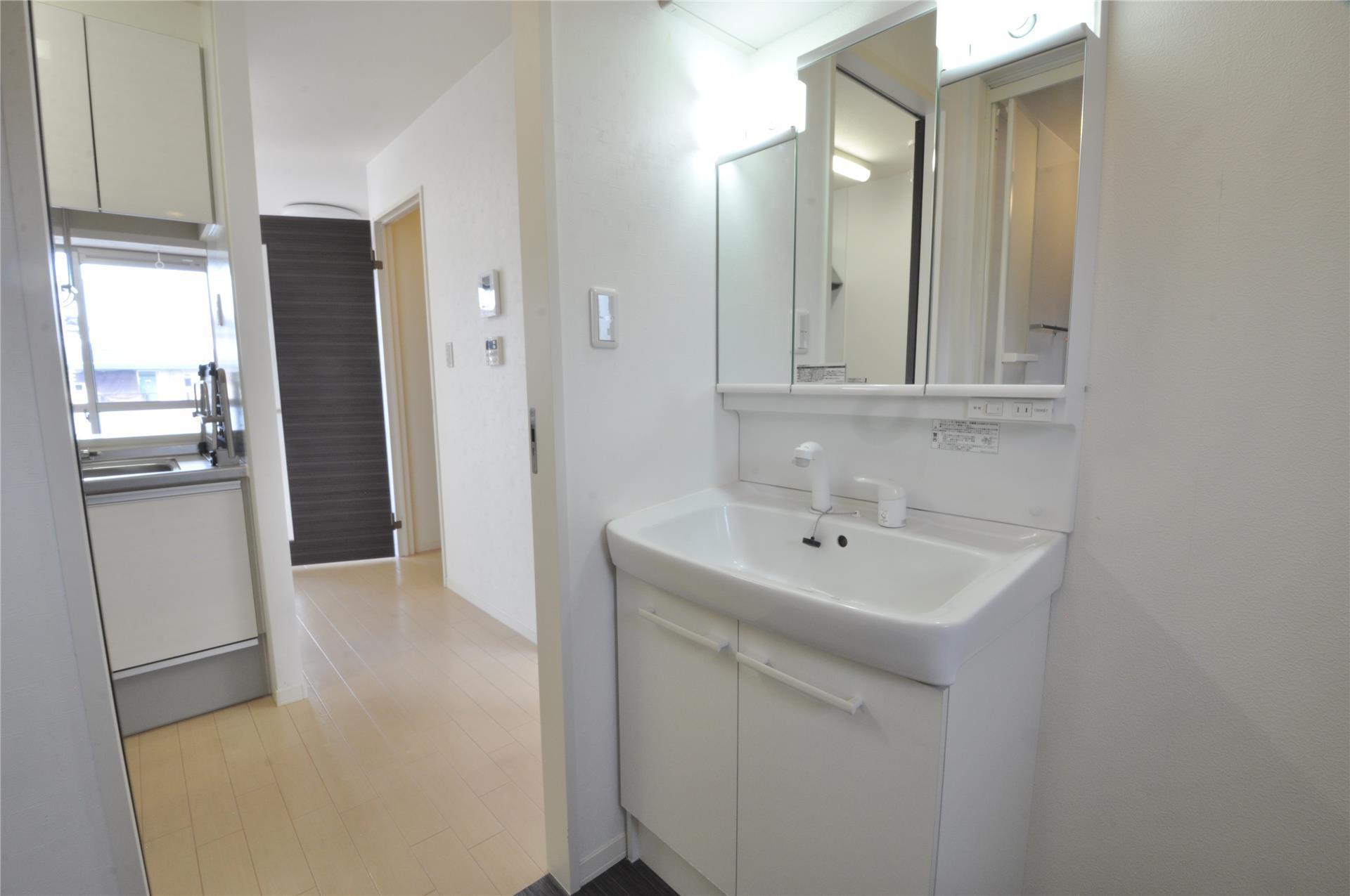 洗面設備　洗髪洗面化粧台