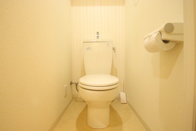 トイレ　※別室の参考写真の為、現況優先です。