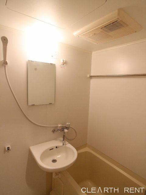 バス・シャワールーム　同タイプ別住戸写真となります。現況と異なる場合がございます。