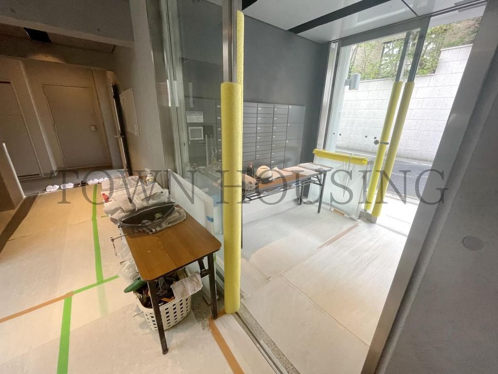 ロビー　バルコニー