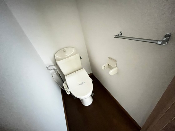 トイレ　※別号室の写真です。